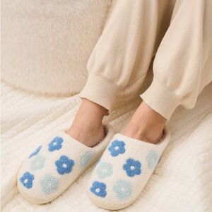 Blue Flower Soft Fuzzy Hard Sole Lightweight Slippers